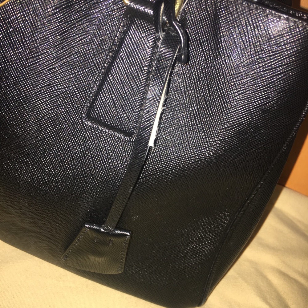 🌺PRADA SAFFIANO BAG🌺 - Picture 3 of 7